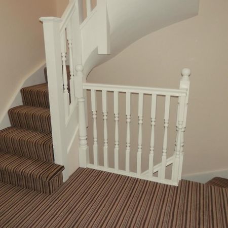 Heathrow Travellers Hub Bed & Breakfast Hounslow Bagian luar foto