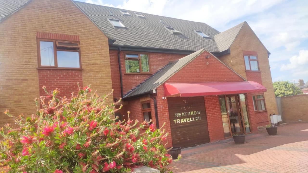 Heathrow Travellers Hub Bed & Breakfast Hounslow Bagian luar foto
