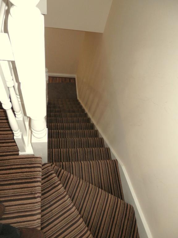 Heathrow Travellers Hub Bed & Breakfast Hounslow Bagian luar foto