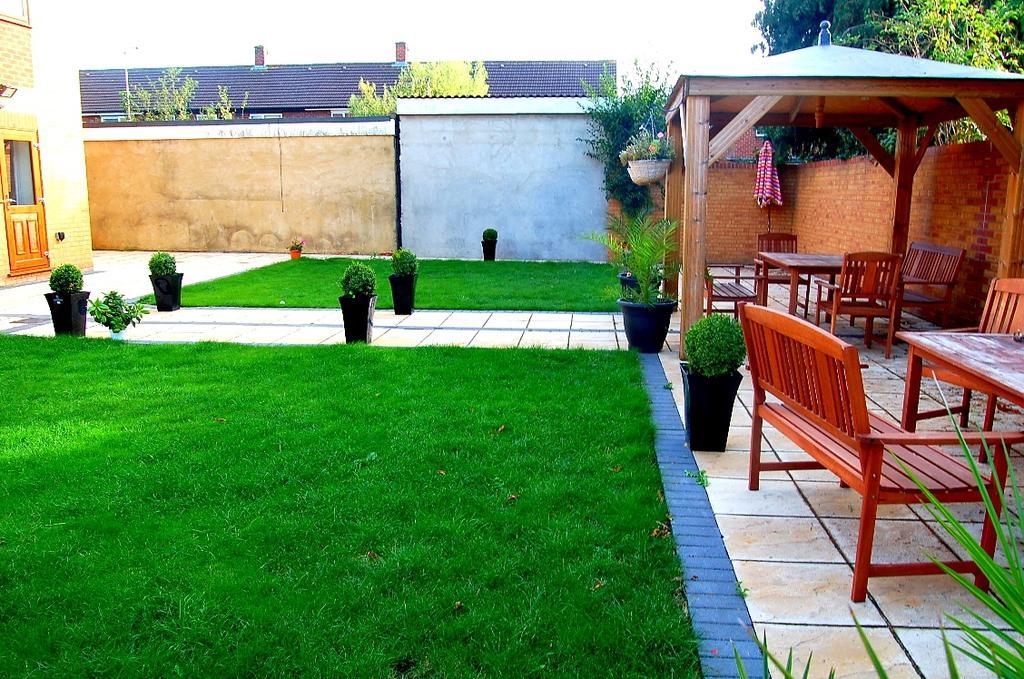 Heathrow Travellers Hub Bed & Breakfast Hounslow Bagian luar foto